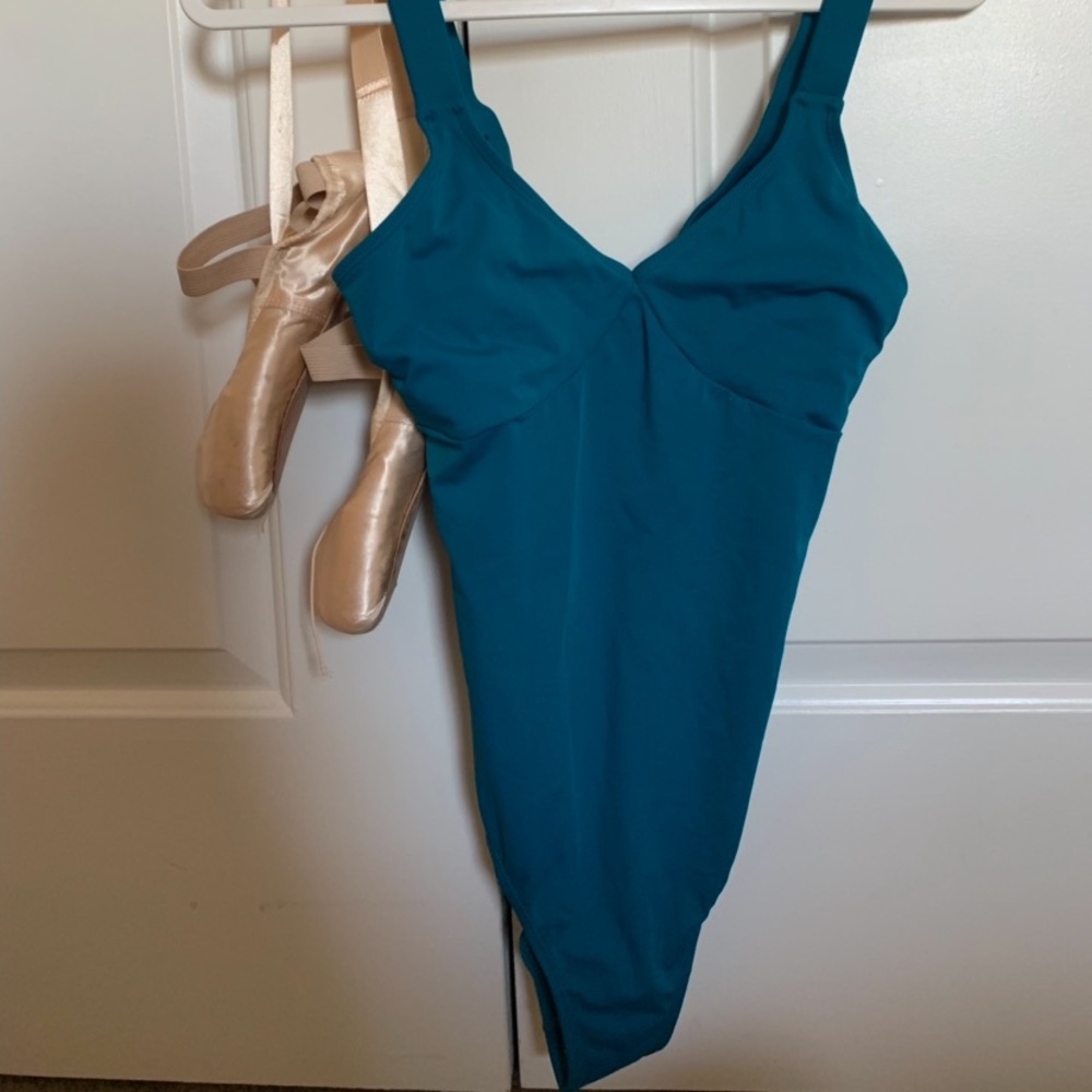 Ballet Leotard V Neck - Medium